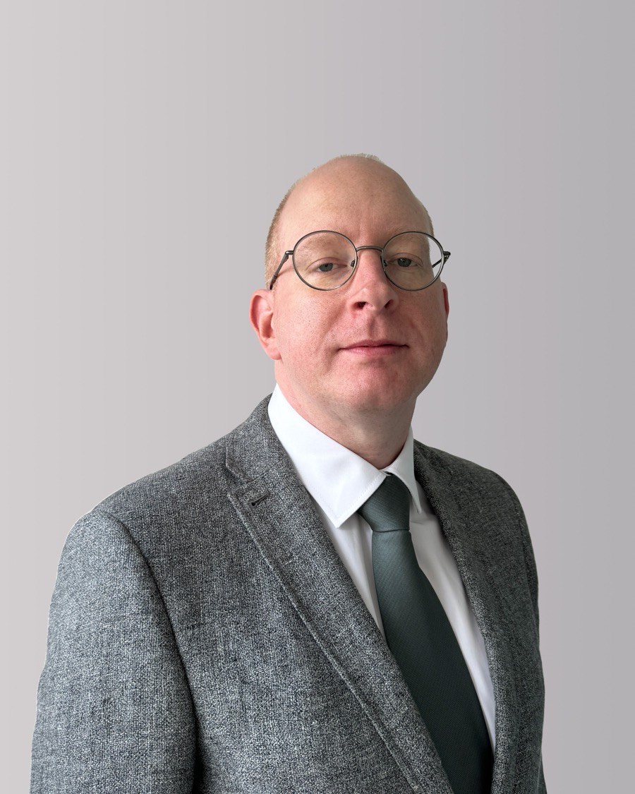 Dr Jeremy Lewis, Consultant in Acute and General Medicine